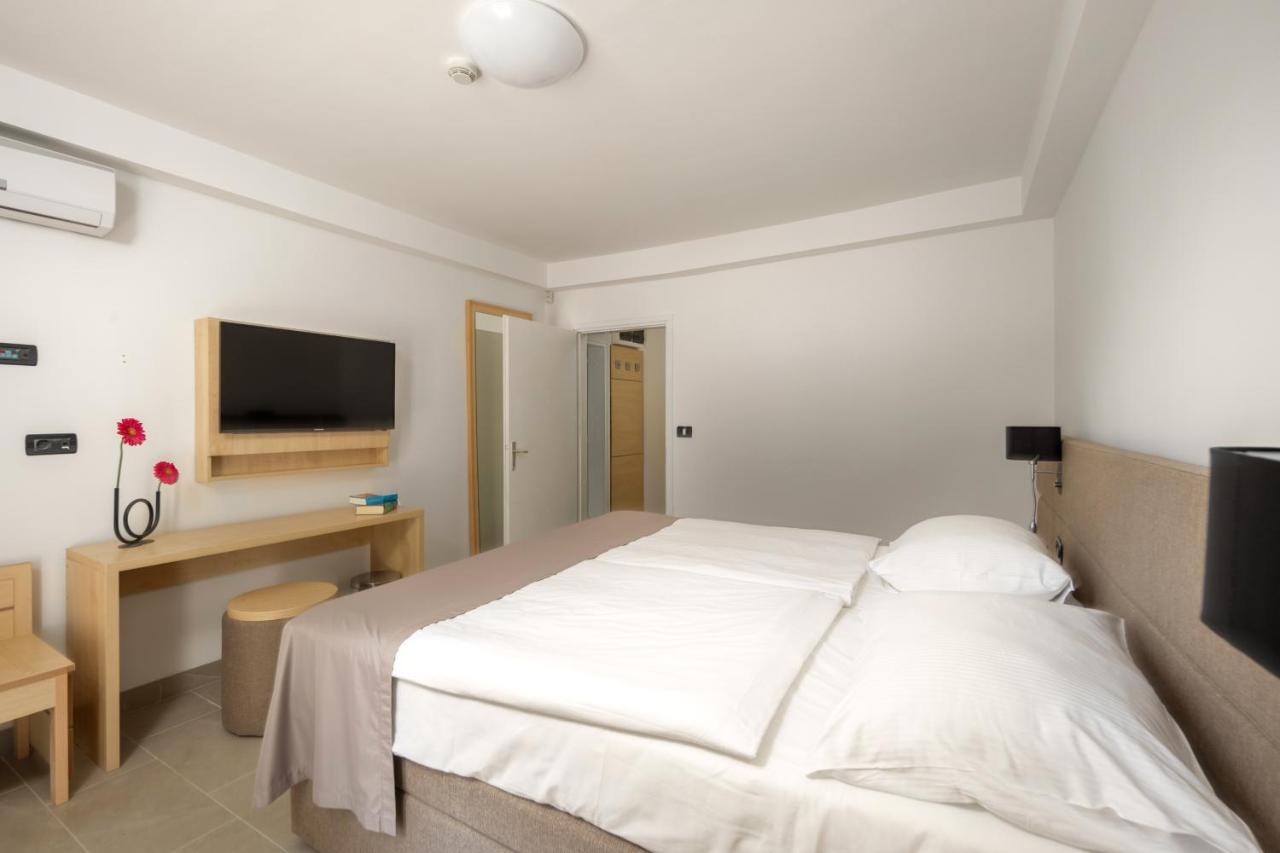 Hotel Delfin Omišalj Zewnętrze zdjęcie